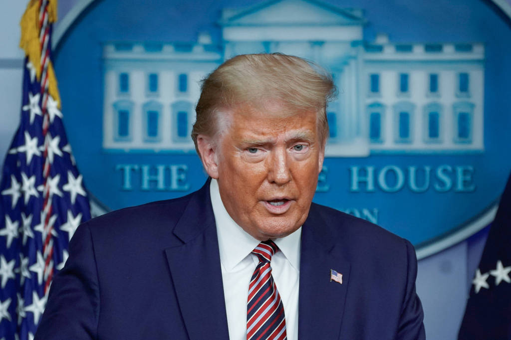 O presidente dos Estados Unidos, Donald Trump, vai ser hospitalizado. Após testar positivo para covid-19 (Foto: Ken Cedeno/Reuters)