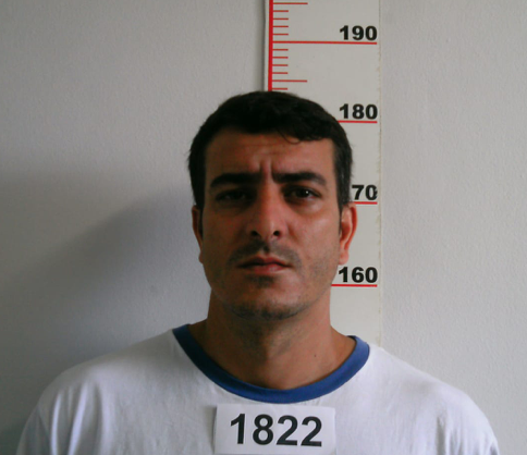 Foto do suspeito, divulgada pelas forças de segurança pública