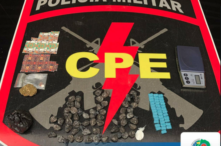 Porções de droga apreendidas no Bairro Popular, em Rio Verde (Foto: Polícia Militar)