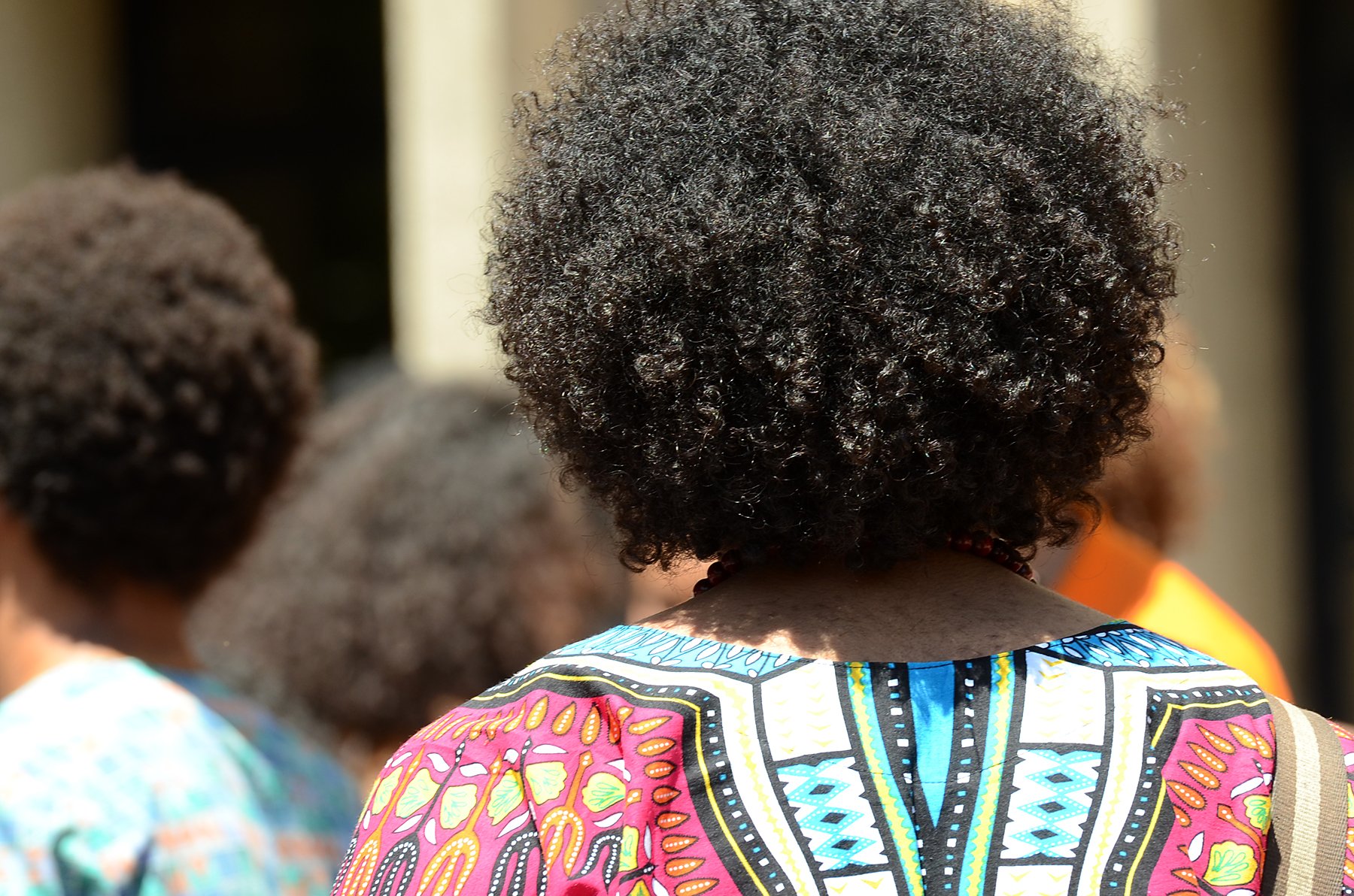 Cientistas criticam falta de prioridade a pobres e negros na vacinação da Covid