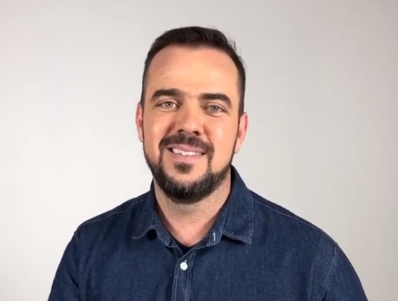 Adversários políticos, Gustavo Mendanha parabeniza Caiado por aniversário