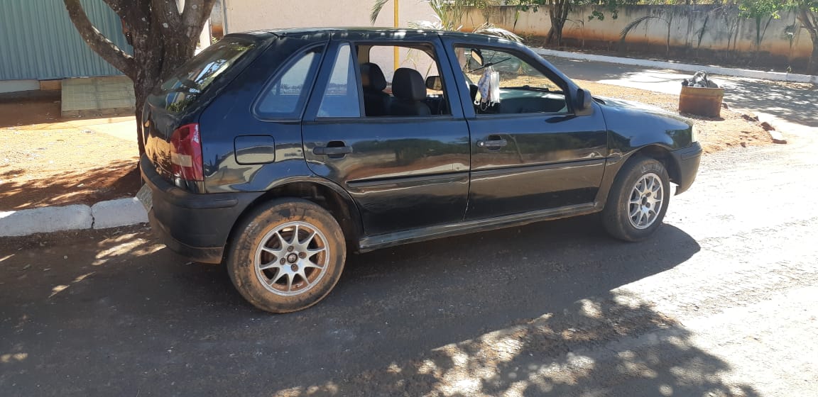 Carro usado pelo casal (Foto: Divulgação/PM)