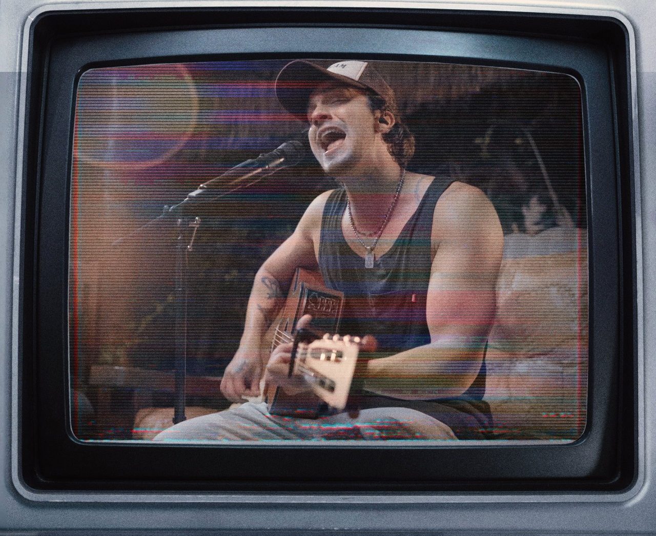 Luan Santana estreia novo clipe, Aparências, nesta sexta (4) na TV. Parte do projeto confraternização família santana