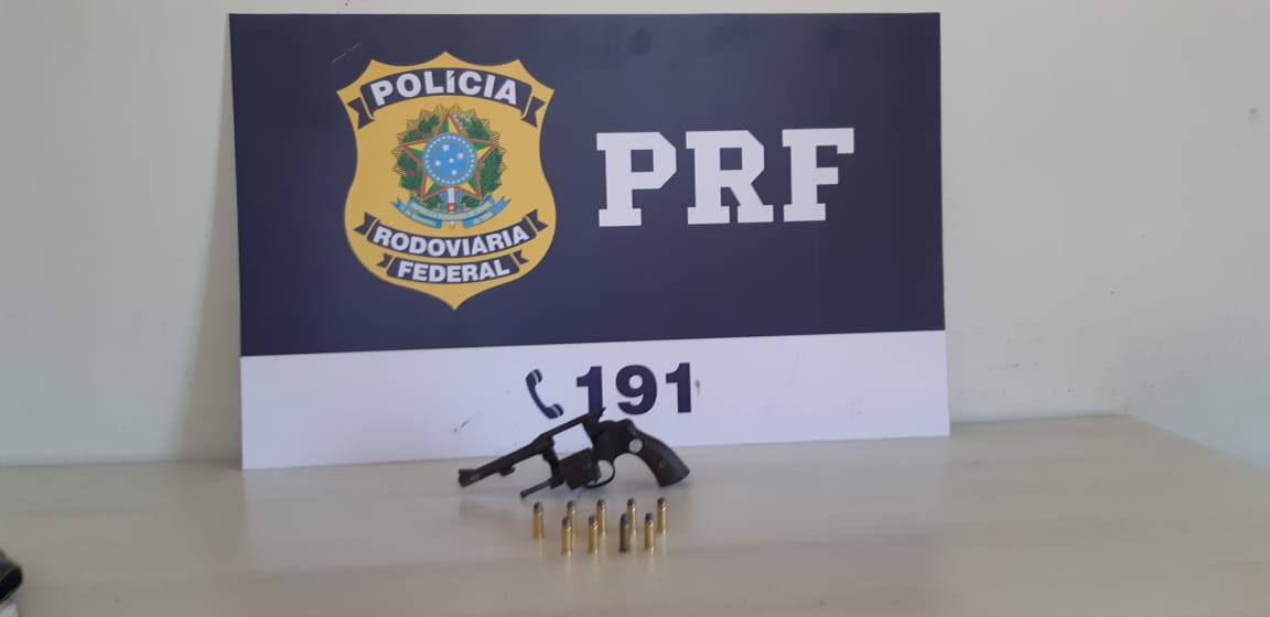 Policiais impedem a entrada de armas e drogas vindas do Mato Grosso do Sul