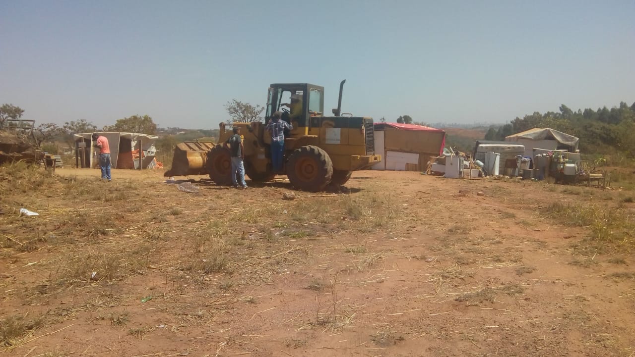 Prefeitura de Aparecida despeja famílias de ocupação do setor Buenos Aires