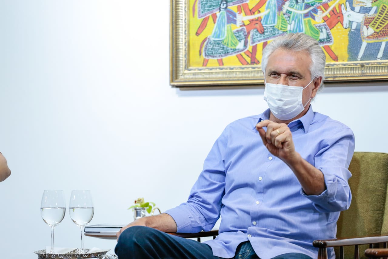 Caiado diz que aulas presenciais retornam quando houver vacina