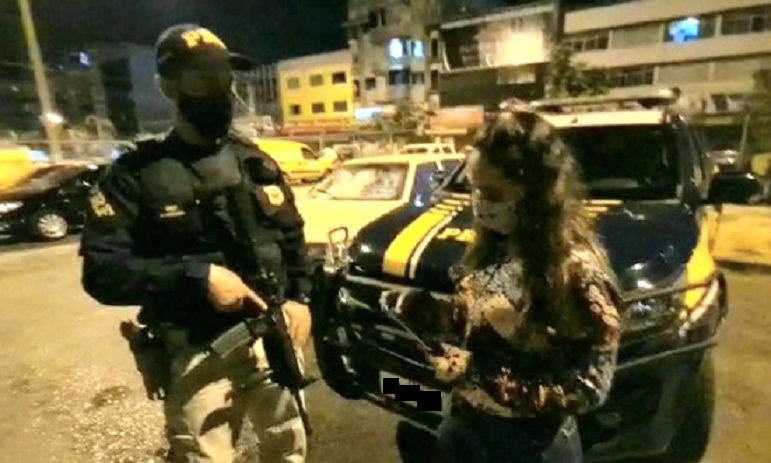 Passageira tem celular furtado por funcionário de empresa de ônibus interestadual