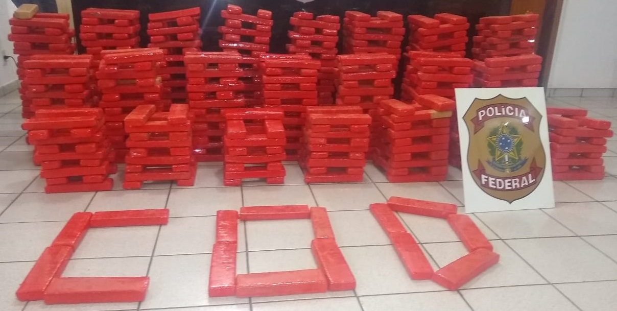 Homem é preso transportando 600 quilos de maconha escondidos em veículo