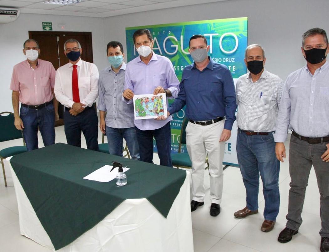 Maguito estuda incluir turismo religioso no plano de governo