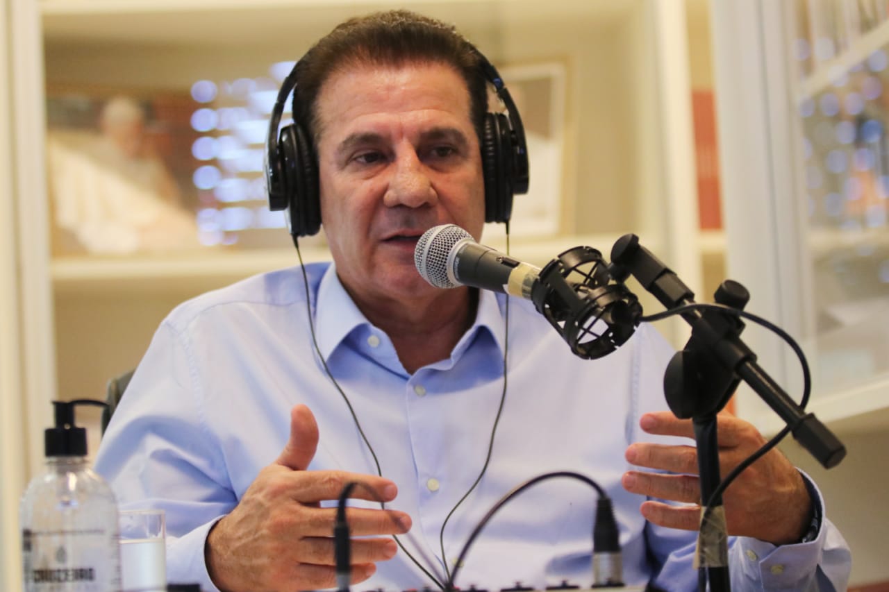 “Não vai apoiar ninguém, mas vai dar conselhos”, diz Vanderlan sobre Iris