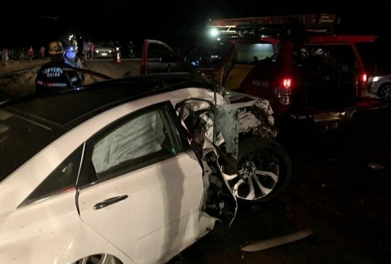 Duas pessoas morrem em acidente na GO-222