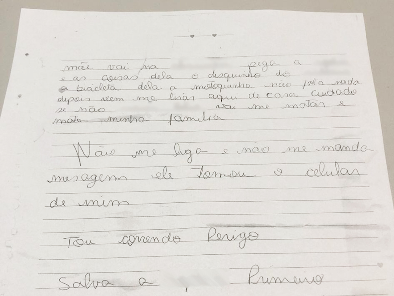 Ela, que era mantida como refém, escreveu carta de próprio punho na esperança que leiteiro a socorresse (Foto: divulgação/PC)