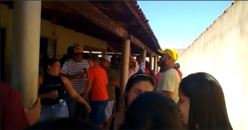 Aglomeração registrada em Castelândia (Foto: Reprodução)