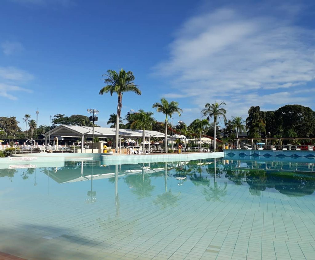 Novo decreto da Prefeitura de Goiânia liberou o retorno de clubes recreativos e escolinhas esportivas para alunos acima de 12 anos na capital. (Foto: reprodução/redes sociais)