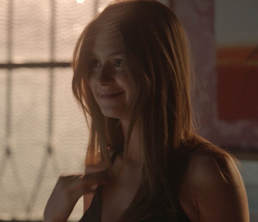 Eliza (Marina Ruy Barbosa) prepara uma surpresa sexy para Jonatas (Felipe Simas) e ele a pede em namoro em 'Totalmente Demais' — (Foto: TV Globo)