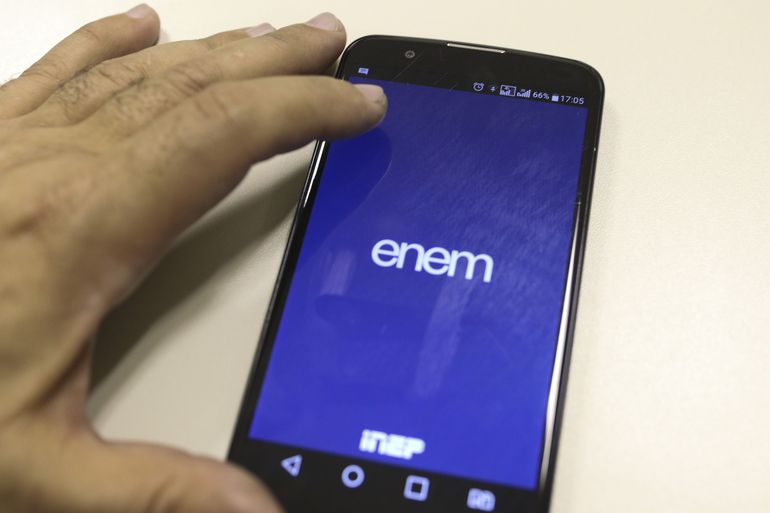 Inscritos da versão impressa do Enem já podem conferir data e local de provas