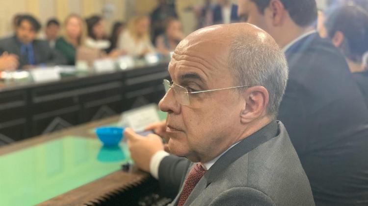 Ex-presidente Eduardo Bandeira de Mello em CPI sobre incêncio no Ninho. Ele se defendeu sobre o TAC (Imagem: Leo Burlá / UOL)