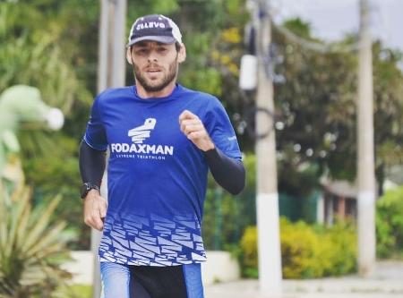 Faleceu hoje o triatleta brasileiro Felipe Manente, de 31 anos, após sofrer um mal súbito enquanto treinava. Foto: reprodução/redes sociais