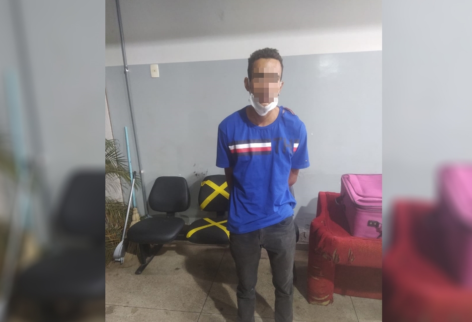 Rapaz foi detido na casa de familiares em Goiânia (Foto: divulgalção/PM)