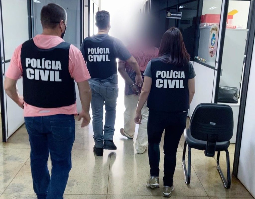 Um homem de 43 anos foi preso suspeito de estuprar as duas filhas e engravidar uma delas por duas vezes. Foto: divulgação/Polícia Civil