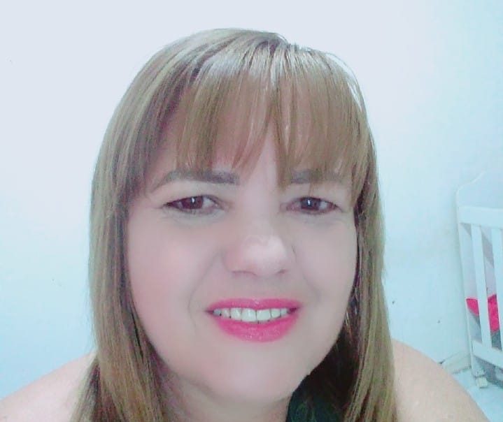 Uma mulher identificada como Nelci de Ataíde Espíndola, de 47 anos, morreu depois de ser esfaqueada pelo marido, em Luziânia. Foto: reprodução/redes sociais