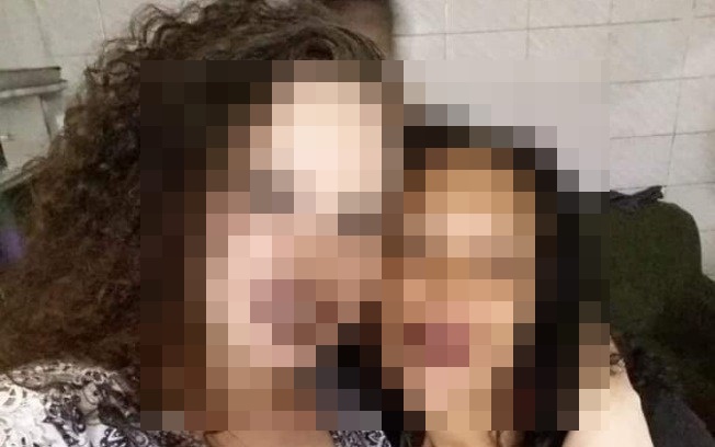 Homem invade festa de aniversário e ma