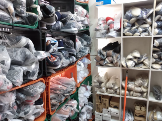 Itens de vestuário fiscalizados pela Polícia Civil (Foto: PC)