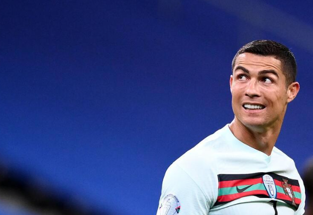 Craque português Cristiano Ronaldo, diagnosticado com Covid-19