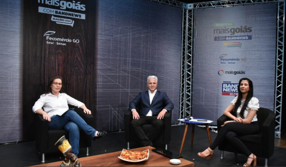 Da esquerda para direita: jornalistas Rosane Kotoski, Marcos Cipriano e Tainá Borela, que participam da sabatina desta quinta