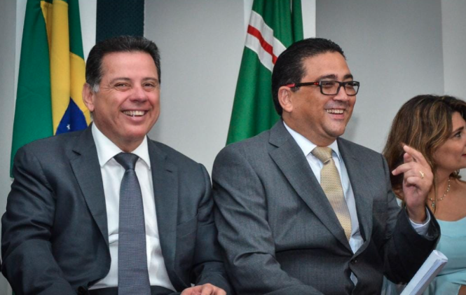 Candidato Talles Barreto ao lado do ex-governador Marconi Perillo (Foto: Eduardo Ferreira)