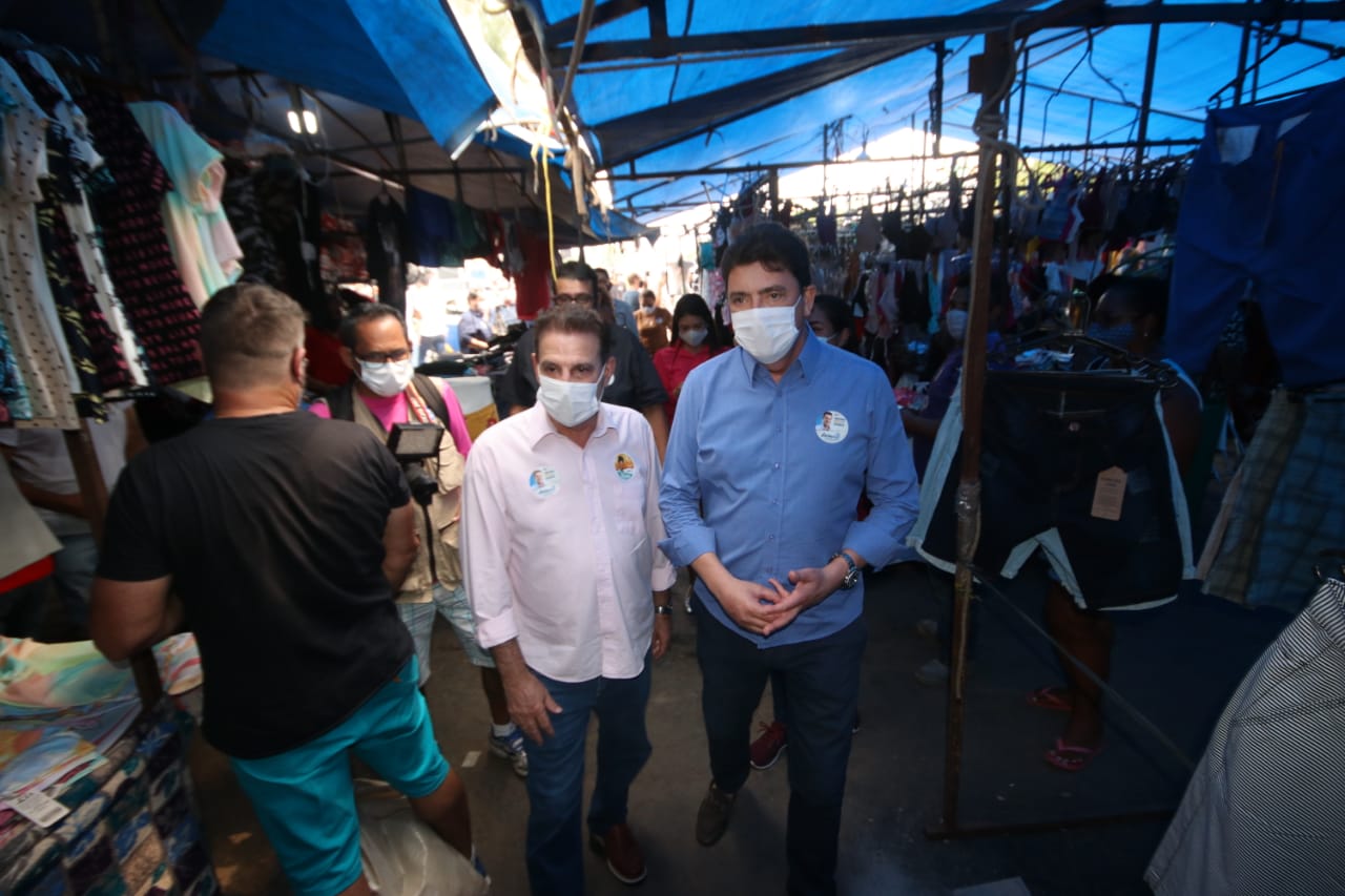 Vanderlan diz que vai garantir espaço para todos os feirantes da Feira Hippie