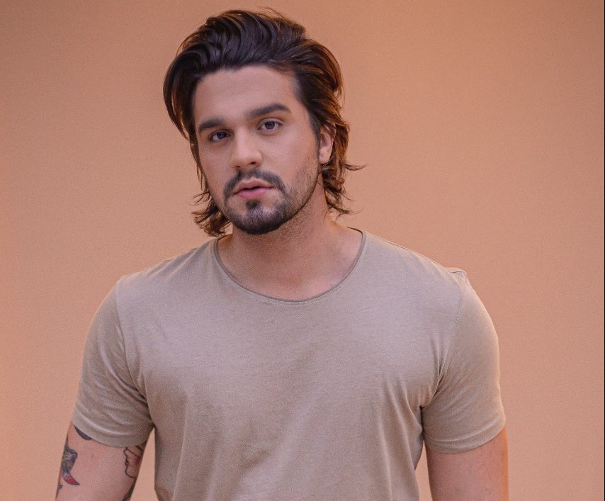 Luan Santana faz live nas águas do Rio Paraguai em defesa do Pantanal