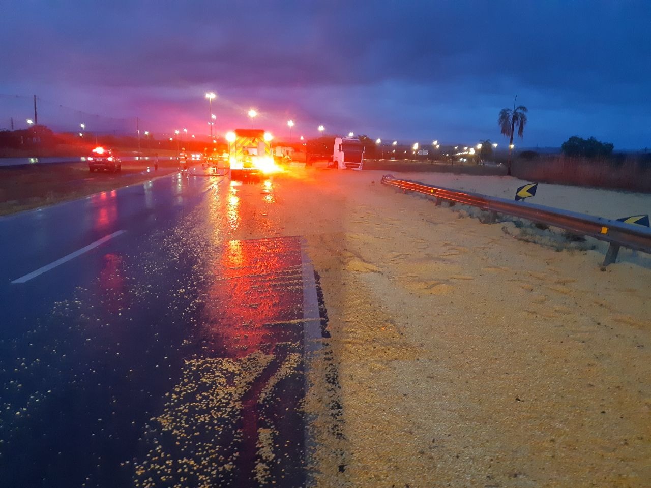 Trecho da BR-020 fica interditado após acidente