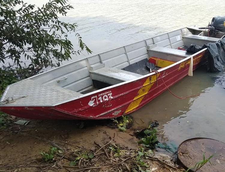 Bombeiros encontram corpo de um homem que afogou, em Aruanã