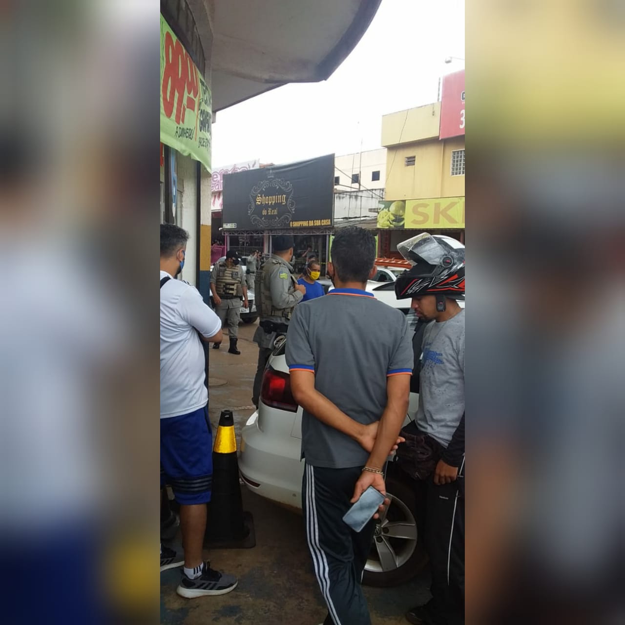 Um homem suspeito de roubar um carro no Distrito Federal morreu durante confronto policial dentro de uma loja, em Valparaíso, (Foto: reprodução)