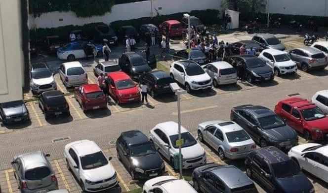 Casal é encontrado morto a tiros em estacionamento de shopping