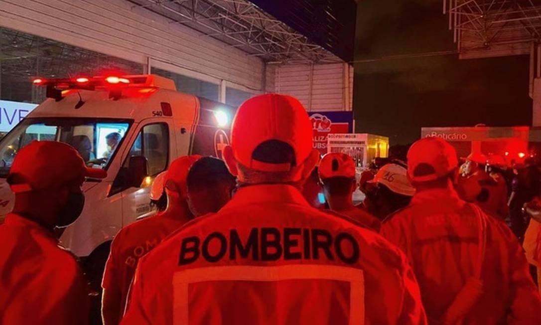 Bombeiros buscam possíveis vítimas de incidente em supermercado no Maranhão Foto: Reprodução do Twitter