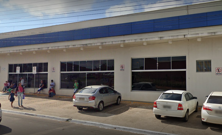 Homem é preso após ameaçar funcionários da Caixa com uma faca; vídeo