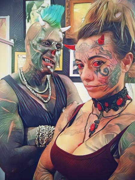 Casal 'Mulher Demônia' e 'Diabão' de São Paulo está junto há 11 anos e rebate críticas. "Somos obras-primas" (Foto: arquivo pessoal)