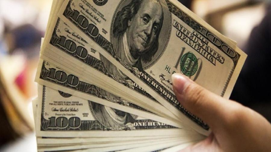 Apesar de queda, dólar deve continuar acima dos R$ 5; entenda