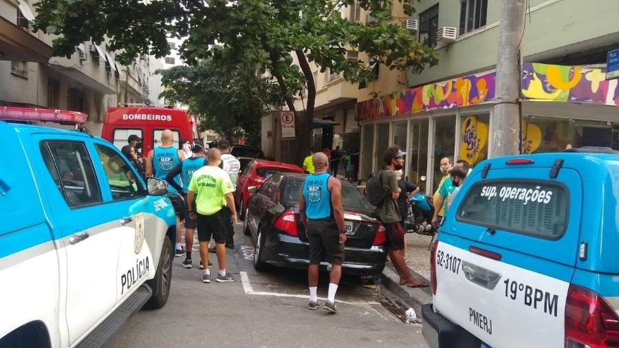 A Polícia Civil do Rio de Janeiro identificou o homem que morreu após ser atingido por um botijão de gás jogado de um prédio, em Copacabana. (Foto: divulgação/PMRJ)
