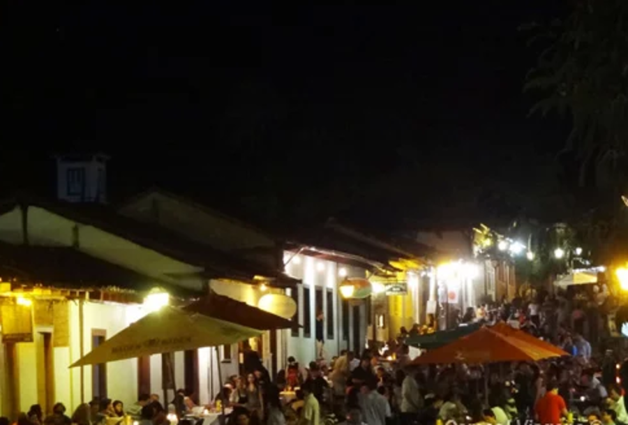 Aglomeração em Pirenópolis durante o feriado de 7 de setembro (Foto: Reprodução)