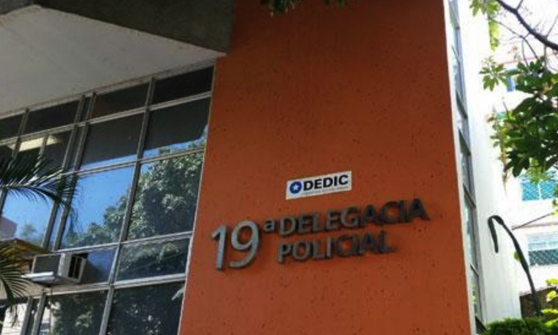 Uma cuidadora foi presa acusada de roubar um quantia de aproximadamente R$ 400 mil de uma senhora de 77 anos, no Rio de Janeiro. (Foto: divulgação)