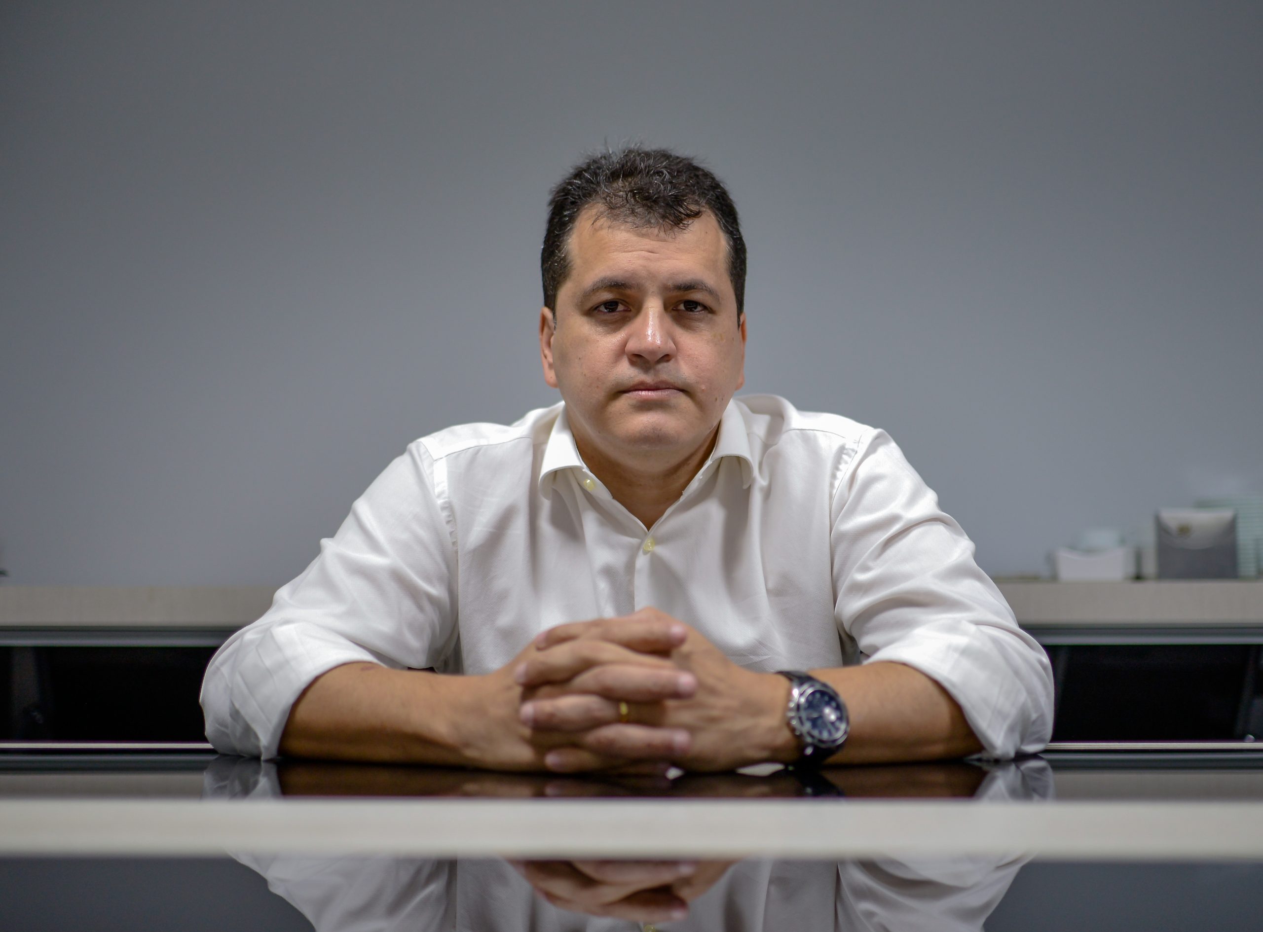 Notícia da nova intubação de Maguito preocupou equipe, admite Agenor