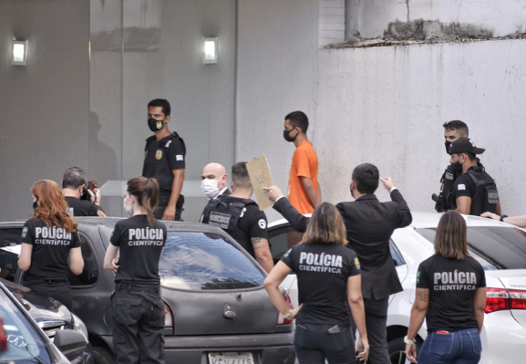 Pedro Henrique Martins participa da reconstituição do assassinato de Frank Carvalhaes e Marcus Aprígio (Foto: Jucimar de Sousa)