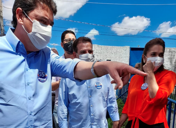 Wilder, Vanderlan e a esposa de Vanderlan, Izaura Cardoso (Foto: Ascom)