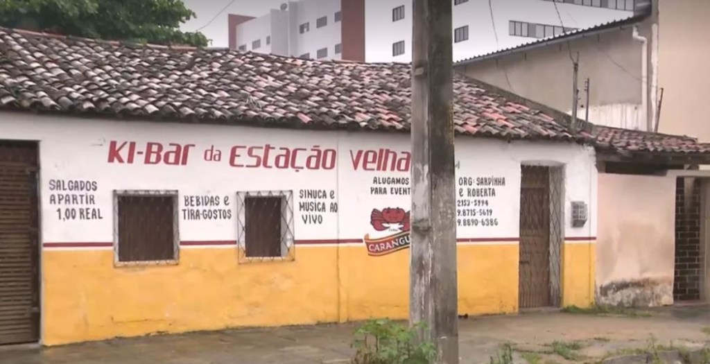 Homem é morto a facada após discussão por causa de petiscos