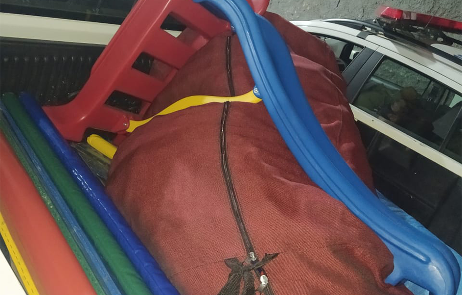 Casal é preso suspeito de aplicar golpes alugando e revendendo brinquedos, em Goiânia