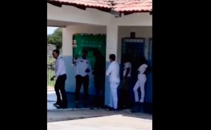 Deputado presta declaração à PF após suposto desacato a policial militar