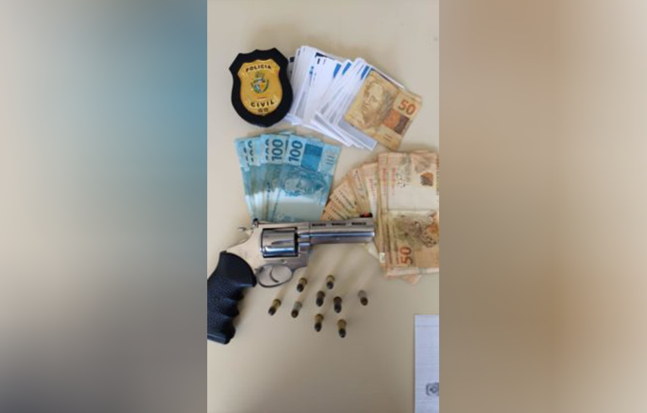 Homem é preso suspeito de comprar votos na porta da própria casa, em Professor Jamil